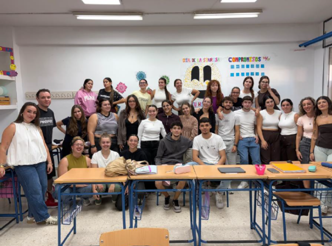 CONCAES acerca la realidad penitenciaria al IES Salvador Távora de Sevilla